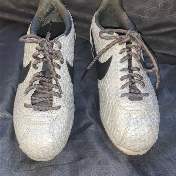 Nike grey Cortez - Picture 1 of 2